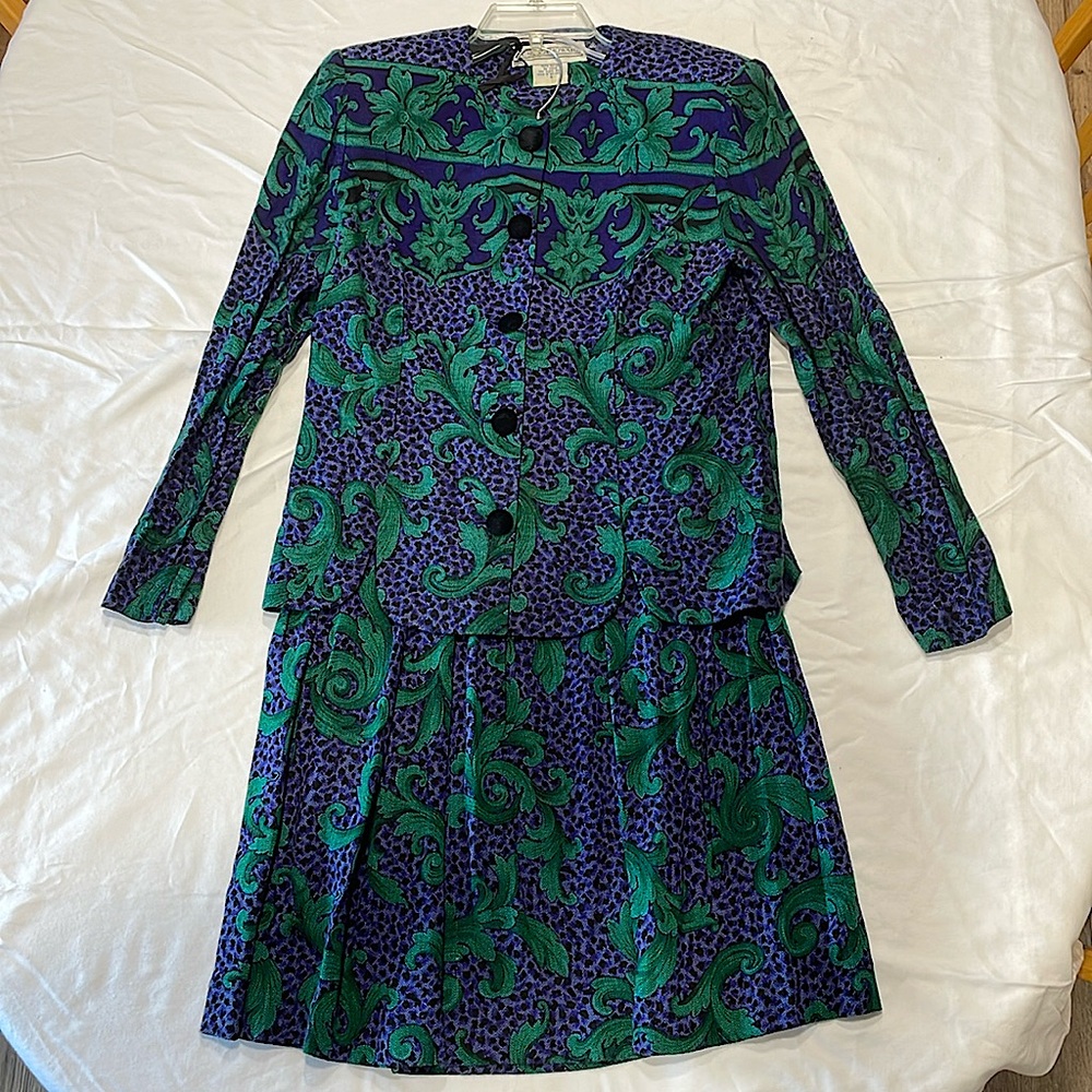 2 piece dress, good condition